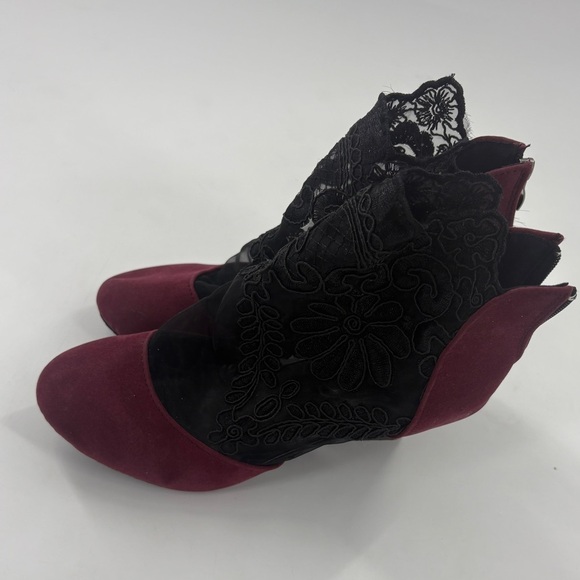 Elegant Lace-Trimmed Burgundy Ankle Boots - Picture 2 of 9